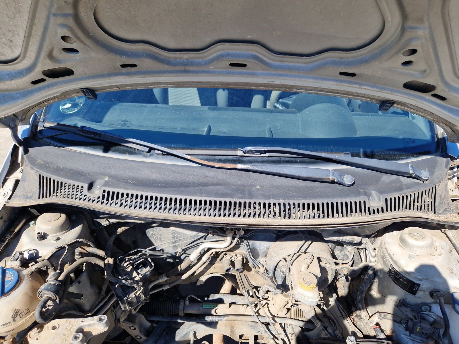 Grila stergator parbriz Volkswagen Fox (5Z1, 5Z3) [Fabr 2003-2011] OEM