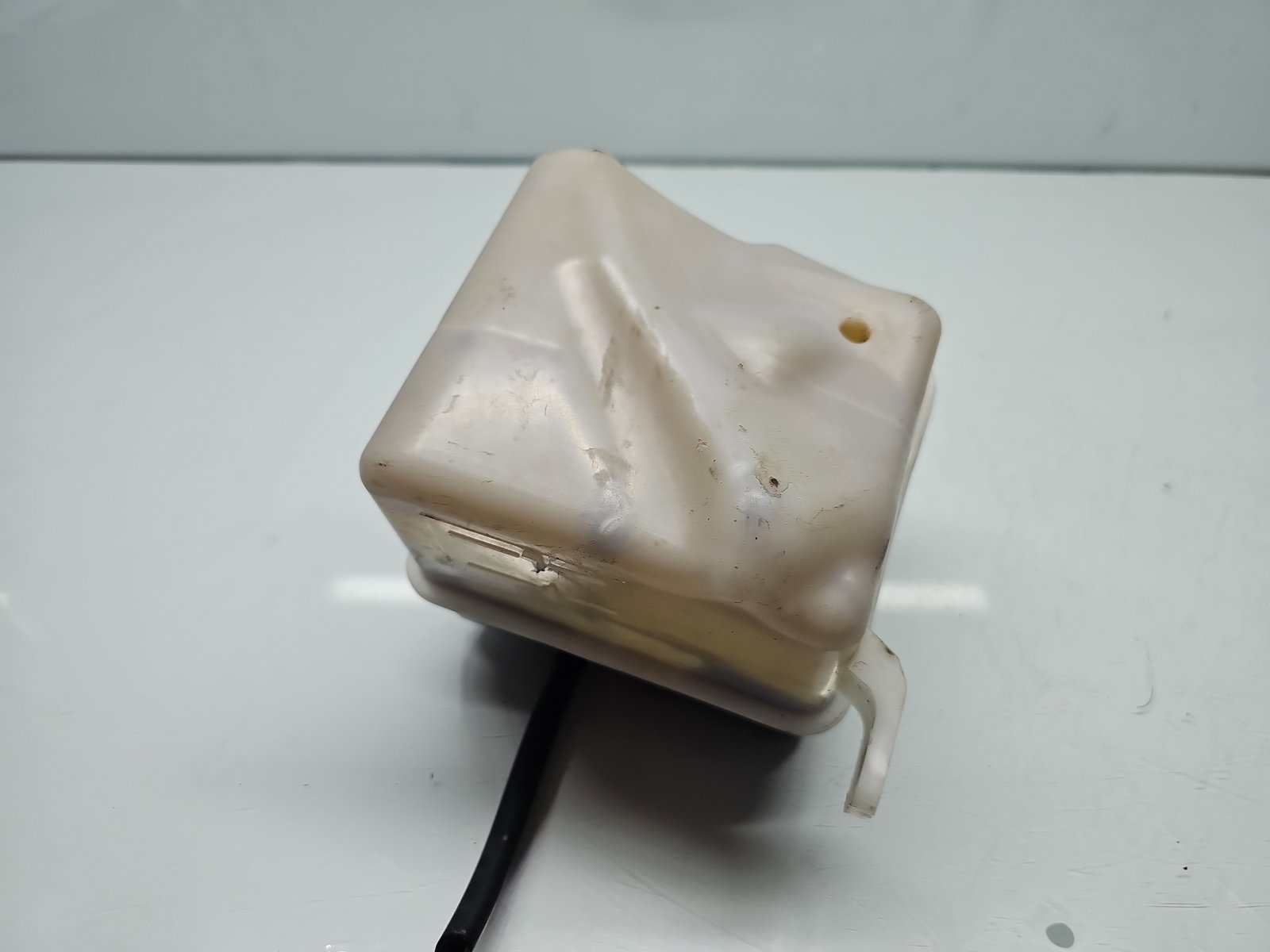 Vas expansiune Hyundai i40 Wagon [Fabr 2012-2019] 25430-3Z100 - imagine 4