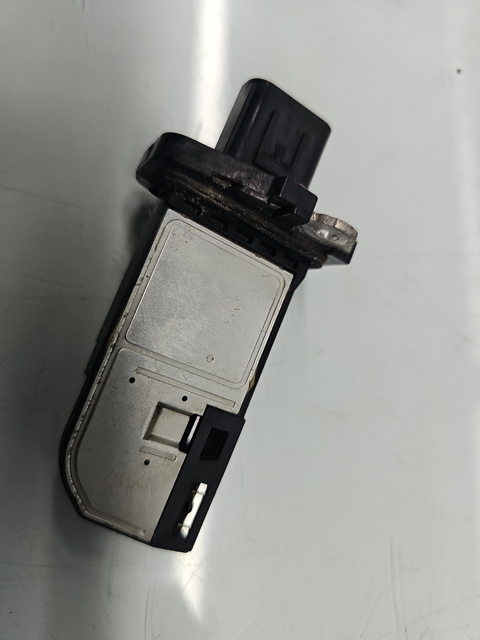 Senzor debitmetru aer Ford Transit Custom (TTF) [Fabr 2012-2016] 8V21 12B579 AA 2.2 TDCi CYR5 74KW / 100CP - imagine 2