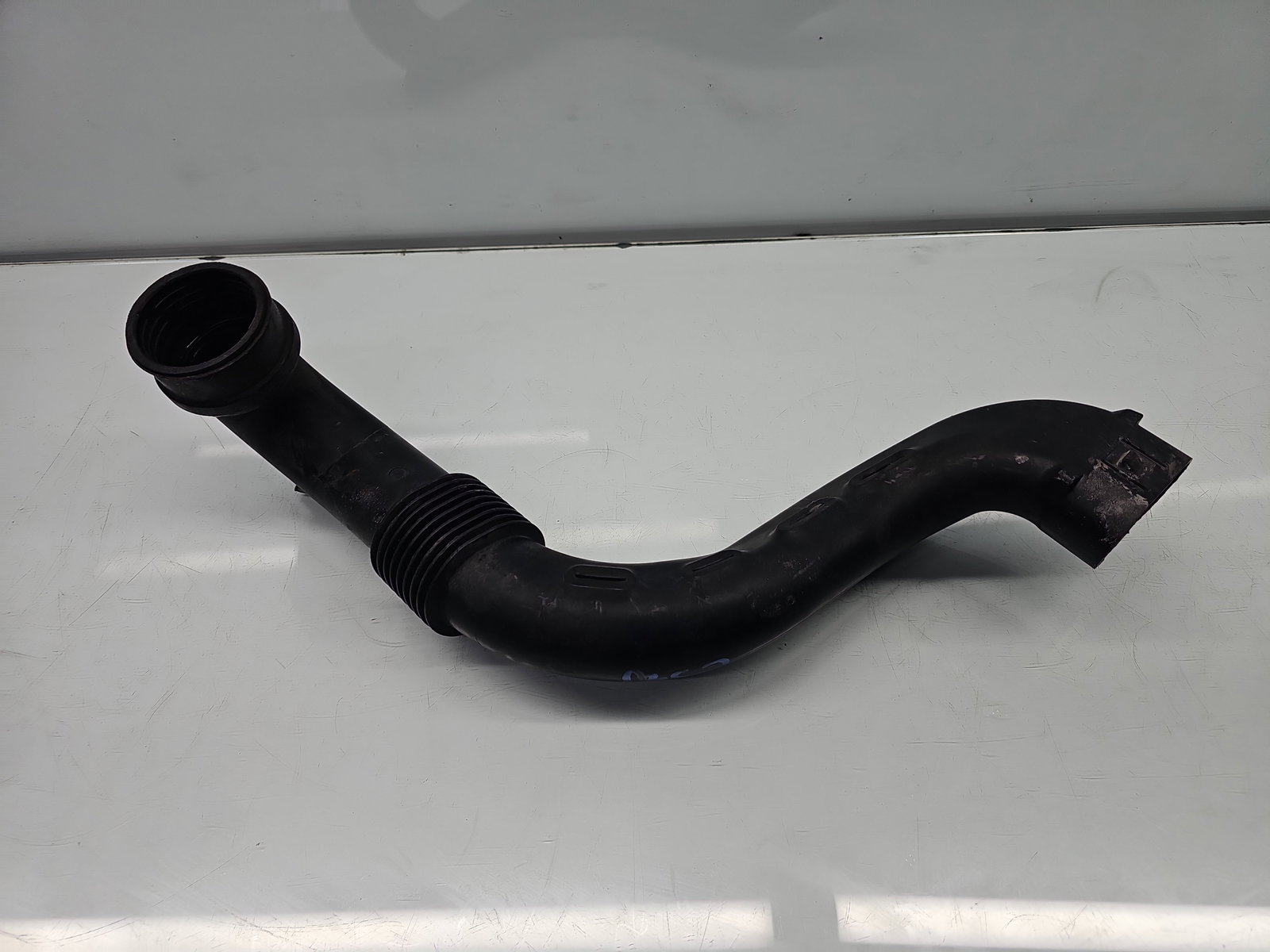 Difuzor captare aer Dacia Duster [Fabr 2010-2017] SUV Facelift 165556691R - imagine 1