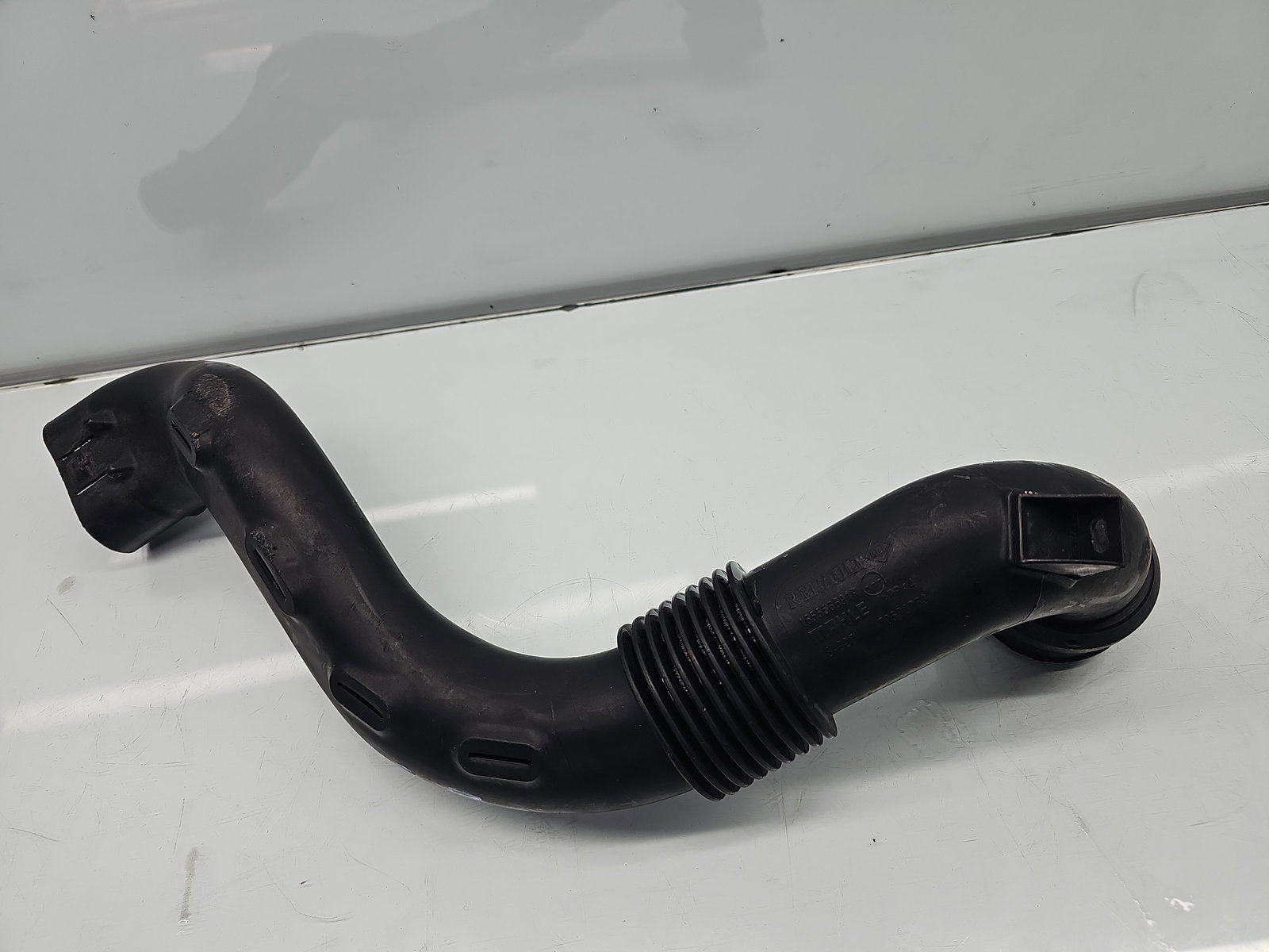 Difuzor captare aer Dacia Duster [Fabr 2010-2017] SUV Facelift 165556691R - imagine 4