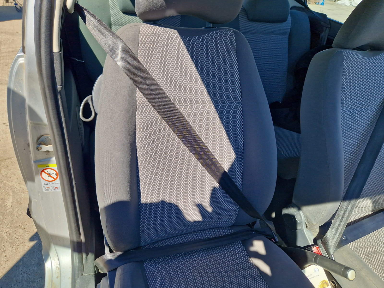 Capsa centura dreapta fata Volkswagen Fox (5Z1, 5Z3) [Fabr 2003-2011] OEM