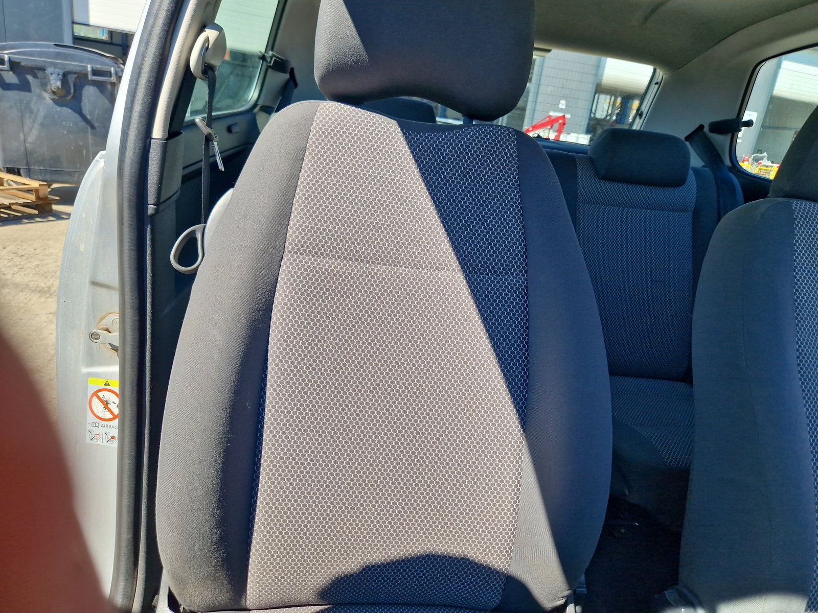 Scaun dreapta fata Volkswagen Fox (5Z1, 5Z3) [Fabr 2003-2011] - imagine 3