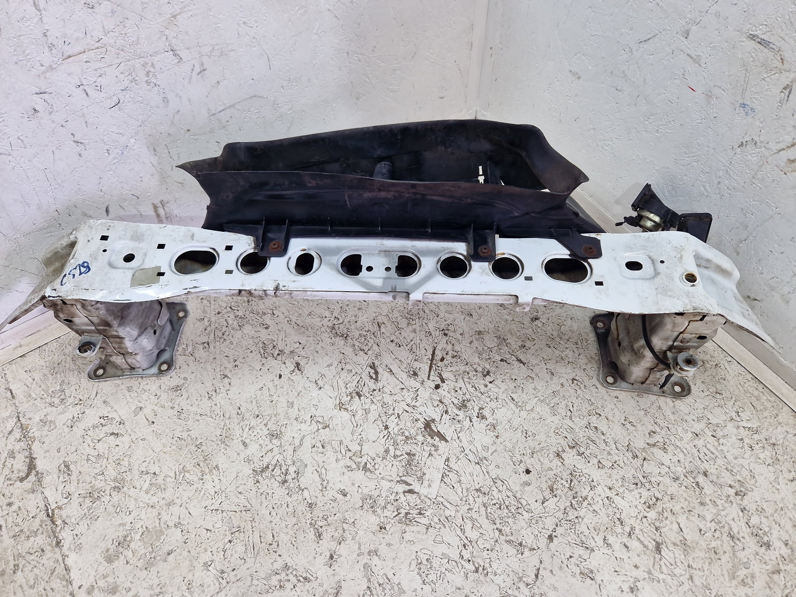 Armatura bara fata Ford Focus 3 [Fabr 2010-2018] F0C1-72803 - imagine 2