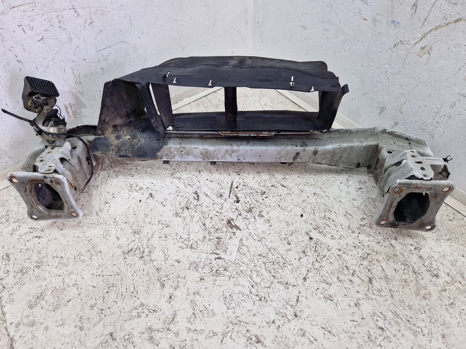 Armatura bara fata Ford Focus 3 [Fabr 2010-2018] F0C1-72803 - imagine 3