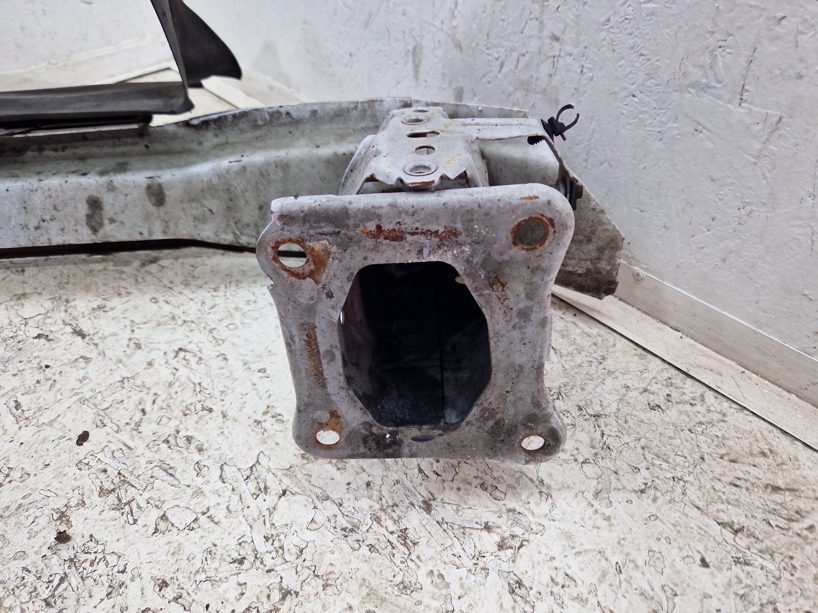 Armatura bara fata Ford Focus 3 [Fabr 2010-2018] F0C1-72803 - imagine 4