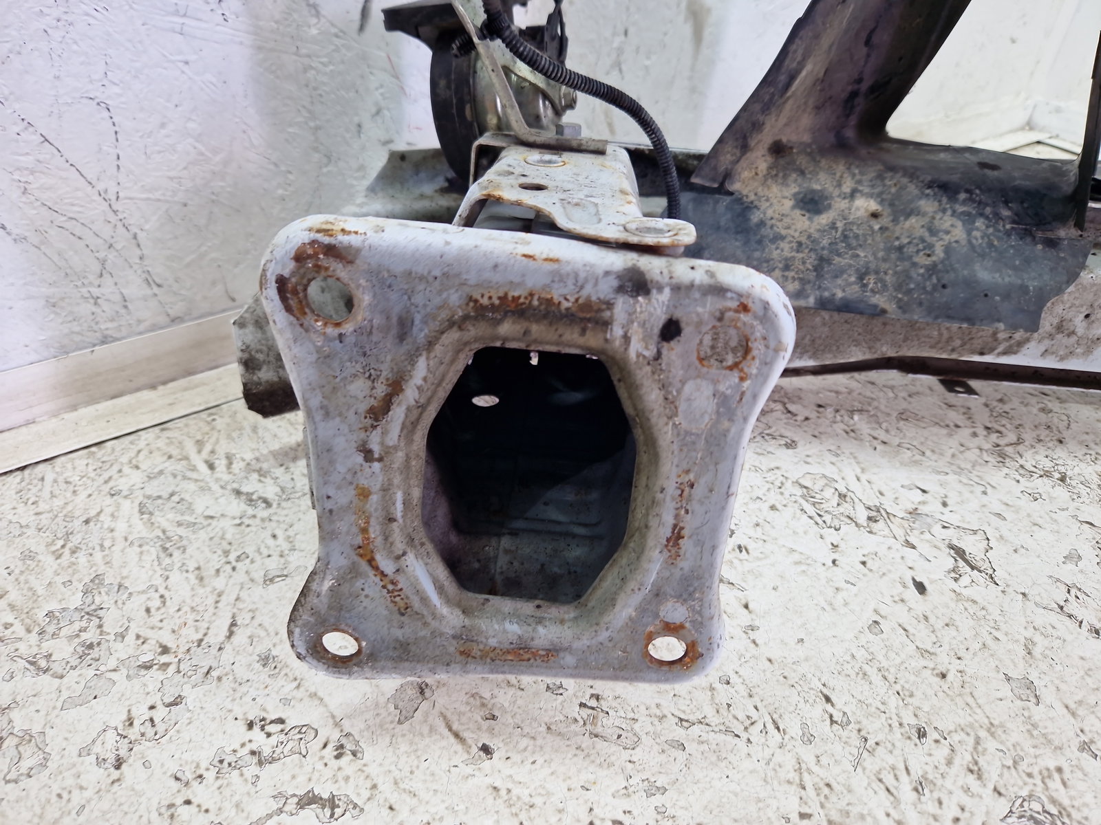 Armatura bara fata Ford Focus 3 [Fabr 2010-2018] F0C1-72803 - imagine 5