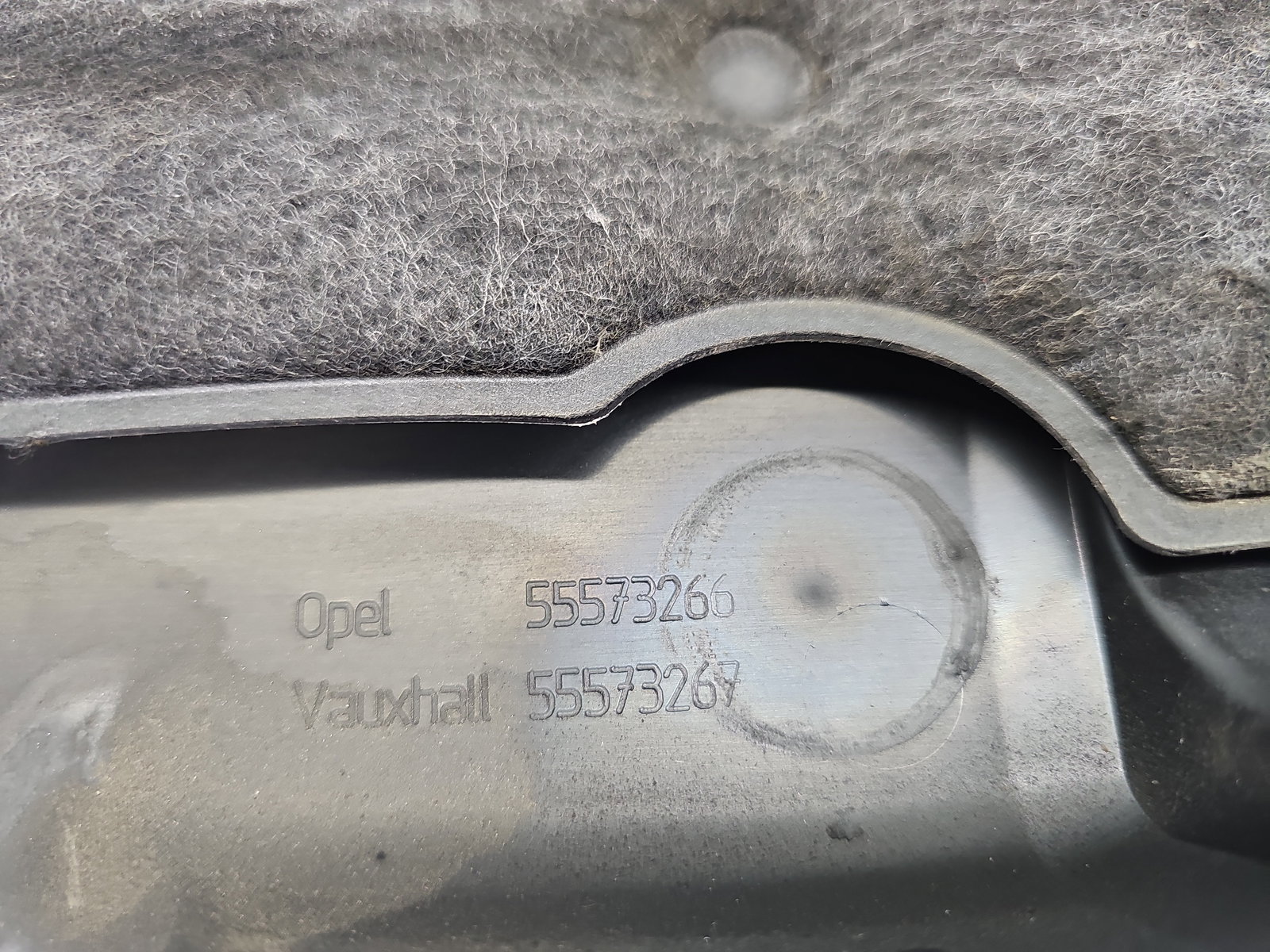 Capac motor Opel Astra J [Fabr 2009-2015] 55573266 1.7 CDTI A17DTR 92KW / 125CP - imagine 4