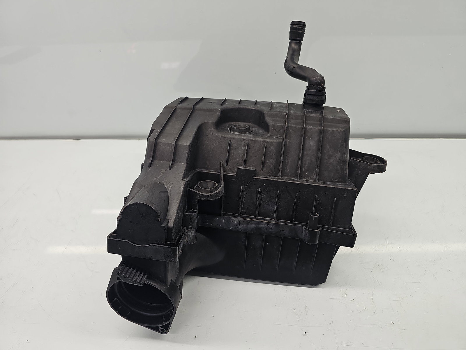 Carcasa filtru aer Volkswagen Golf 7 (5G) [Fabr 2014-prezent] 5Q0129620B 1.6 TDI CLHA 77KW / 105CP - imagine 2