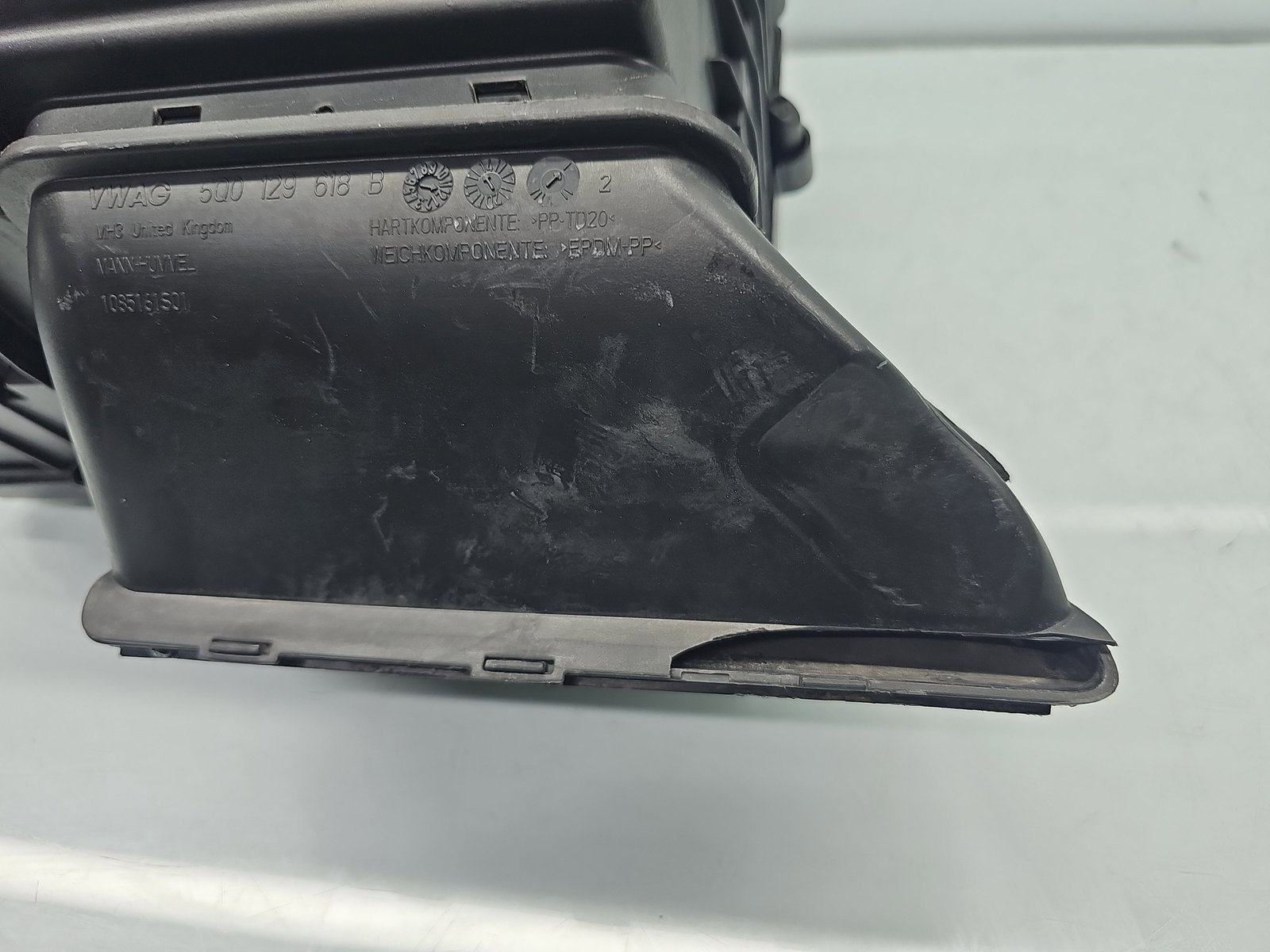 Carcasa filtru aer Volkswagen Golf 7 (5G) [Fabr 2014-prezent] 5Q0129607S 1.6 TDI CLHA 77KW / 105CP - imagine 5