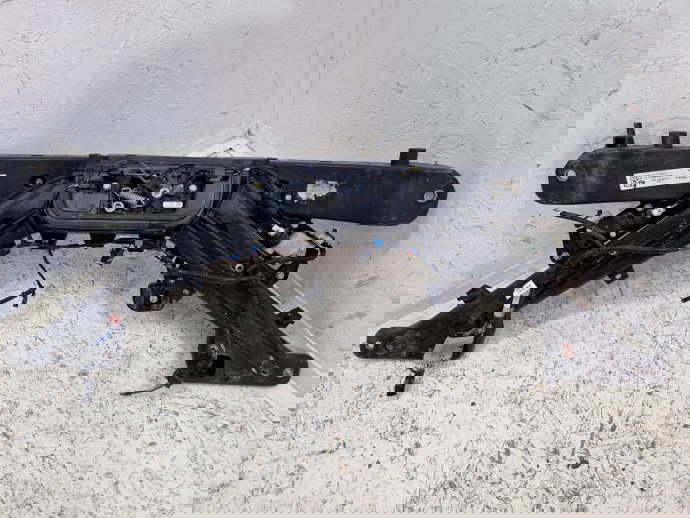 Trager TESLA Model 3 [Fabr 2020-2025] 1118289-00-H