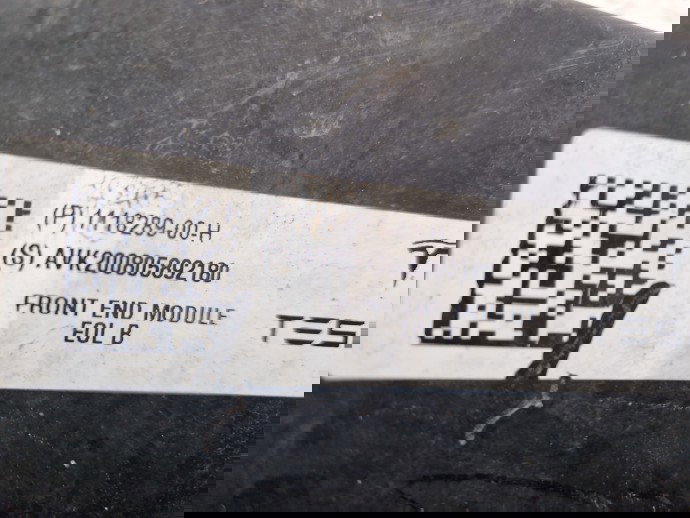 Trager TESLA Model 3 [Fabr 2020-2025] 1118289-00-H