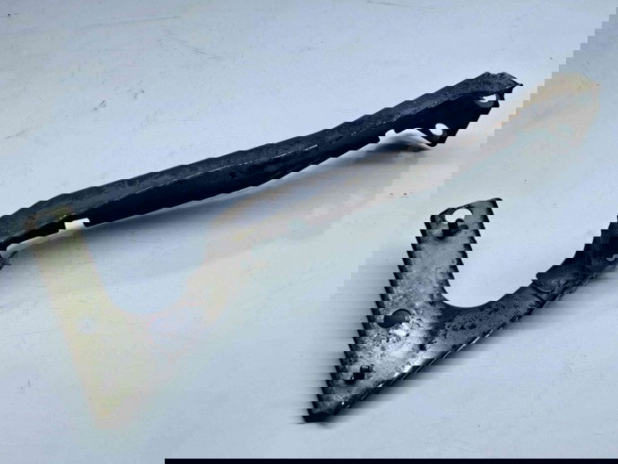 Suport aripa dreapta fata Audi A5 (8T3) [Fabr 2007-2015] 8T0821136A