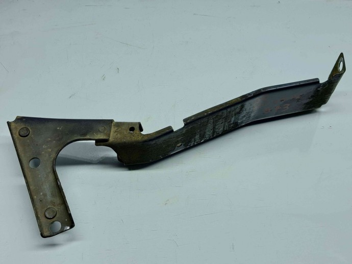 Suport aripa dreapta fata Audi A5 (8T3) [Fabr 2007-2015] 8T0821136A