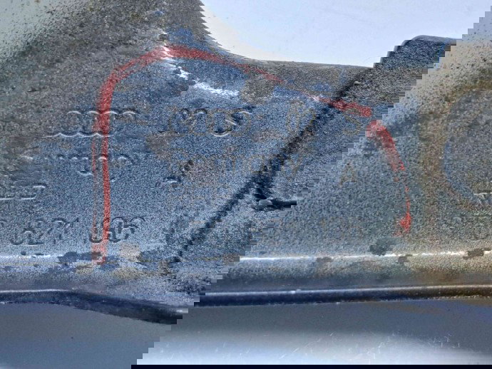 Suport aripa dreapta fata Audi A5 (8T3) [Fabr 2007-2015] 8T0821136A