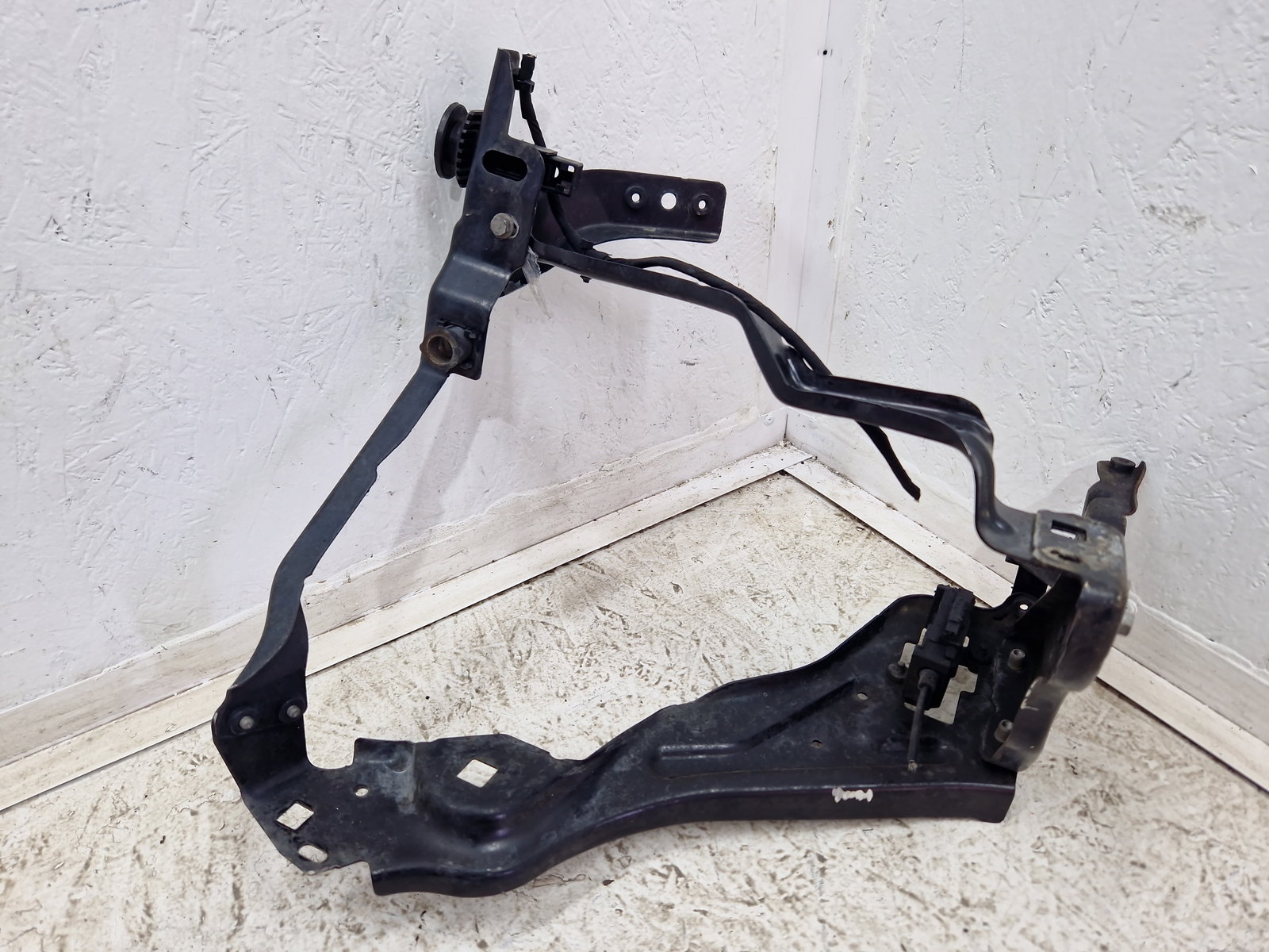 Suport far dreapta Mercedes Clasa C (W204) [Fabr 2007-2014] PP204626045 - imagine 1