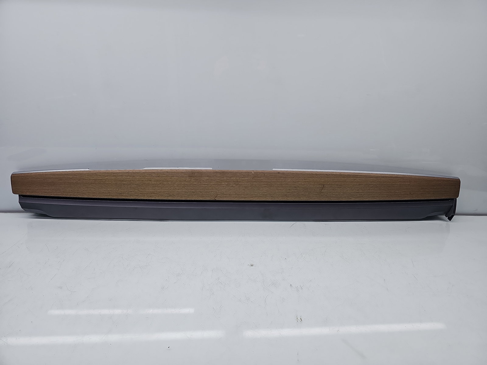 Ornament bord TESLA Model 3 [Fabr 2020-2025] 1110730-00-A - imagine 1