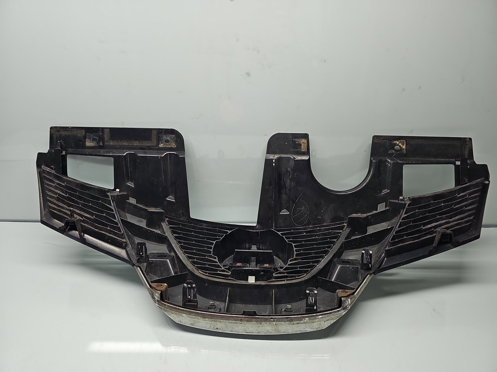 Grila bara fata Nissan X-Trail (T32) [Fabr 2013-prezent] 62310-4CE0A - imagine 5