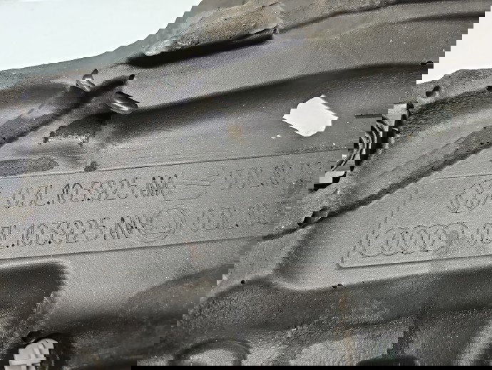 Capac motor Volkswagen Passat CC (357) [Fabr 2008-2012] 03L103925AM 2.0 TDI CBAB 103KW / 140CP