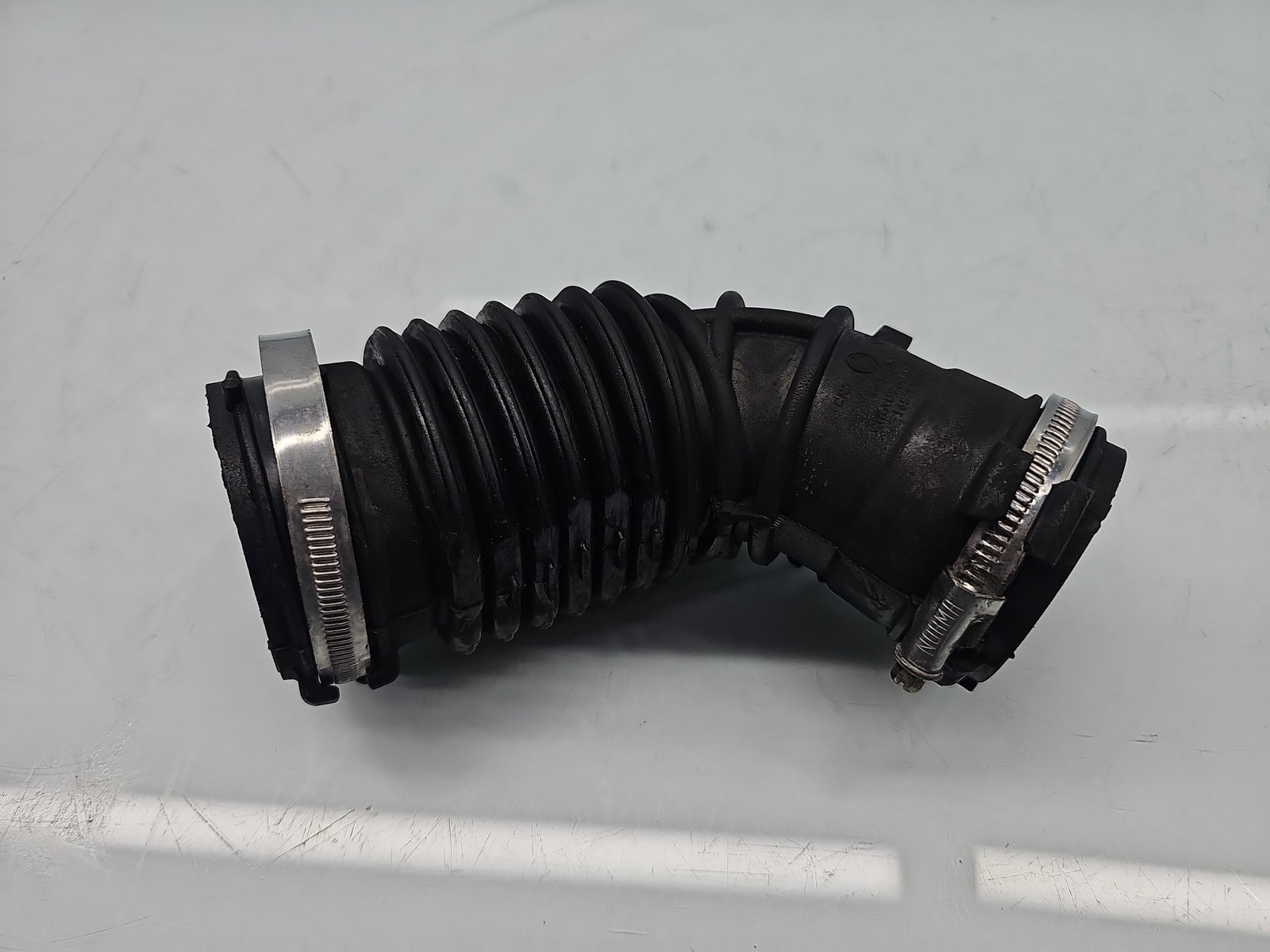 Tub admisie aer Renault Clio 4 (B98) Hatchback [Fabr 2012-2020] 165758885R 1.5 DCI K9K612 66KW / 90CP - imagine 1