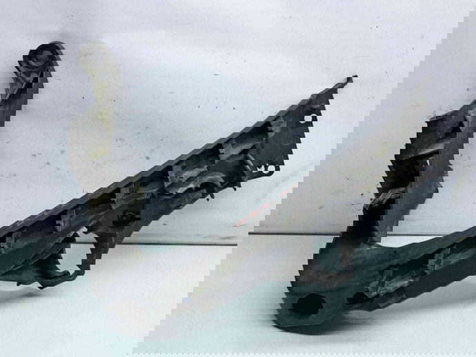 Suport far stanga Audi A5 (8T3) [Fabr 2007-2015] 8T0805607L