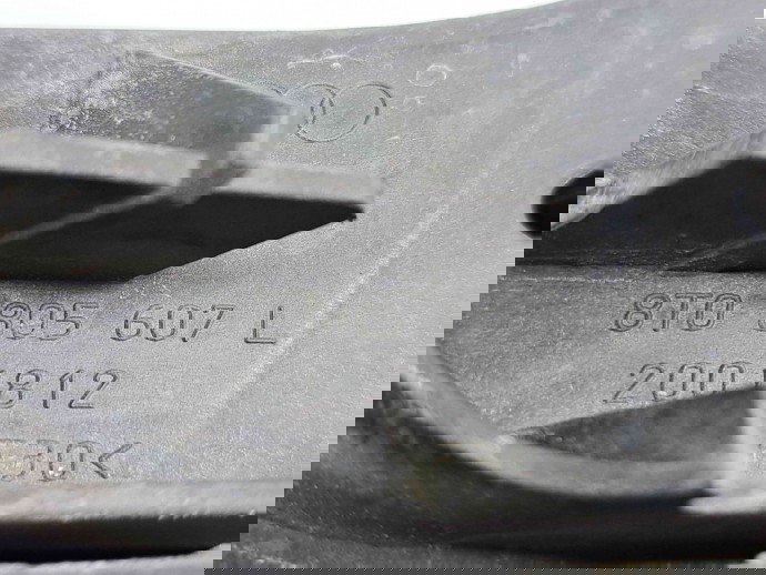 Suport far stanga Audi A5 (8T3) [Fabr 2007-2015] 8T0805607L