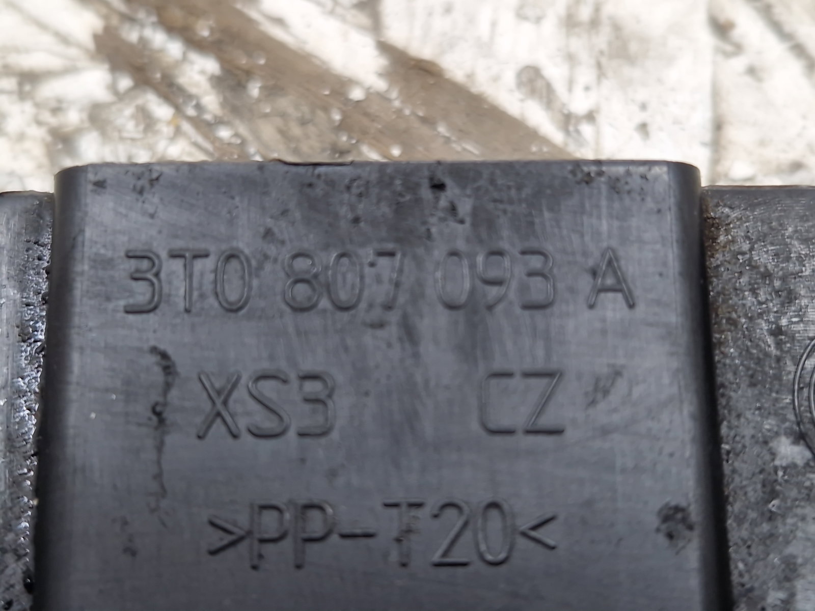 Scut sub bara Skoda Superb II (3T5) [Fabr 2009-2015] Break Facelift 3T0807093A - imagine 3