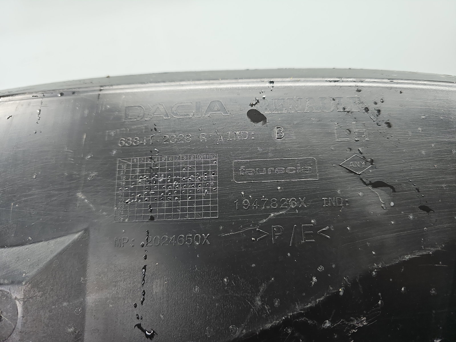 Carenaj roata stanga fata Dacia Duster 2 [Fabr 2017-2023] SUV 638412328R - imagine 4