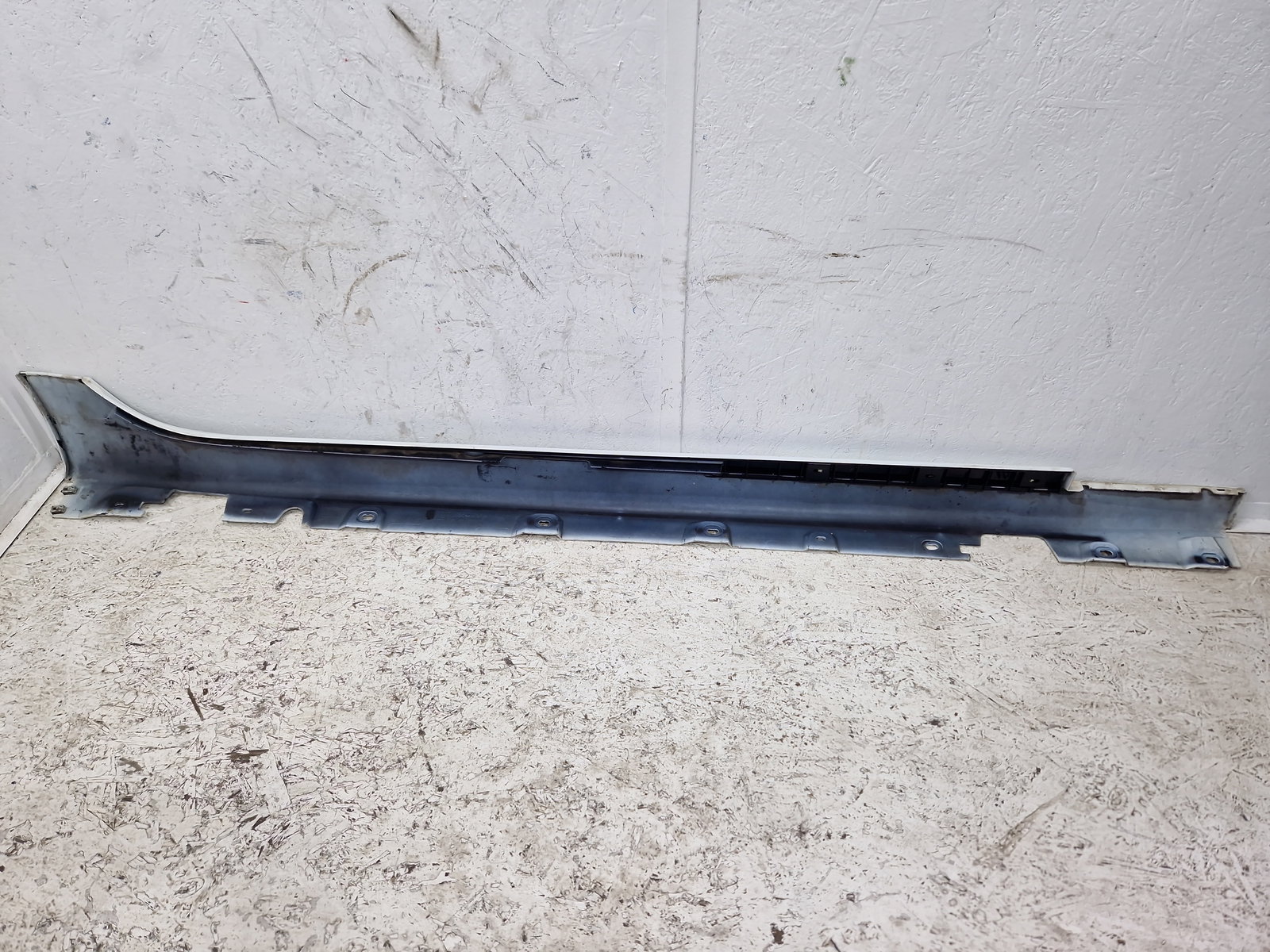 Prag lateral stanga Bmw 5 GT (F07) [Fabr 2011-2016] Hatchback 300 Alpinweiss III - imagine 4