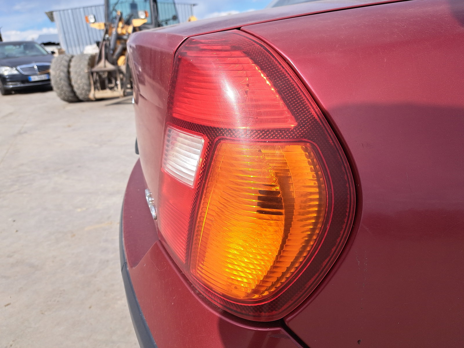 Stop aripa dreapta Renault Clio 2 [Fabr 1998-2004] OEM - imagine 1