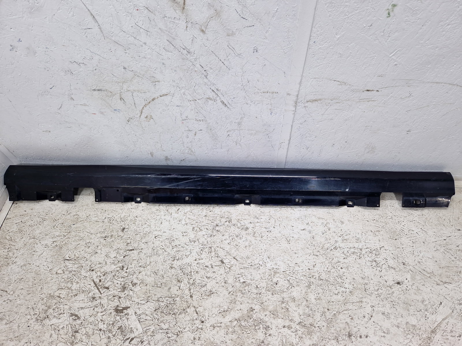 Prag lateral dreapta Mercedes Clasa A (W177) [Fabr 2019-2024] Berlina AMG 191U Negru Cosmos - imagine 4