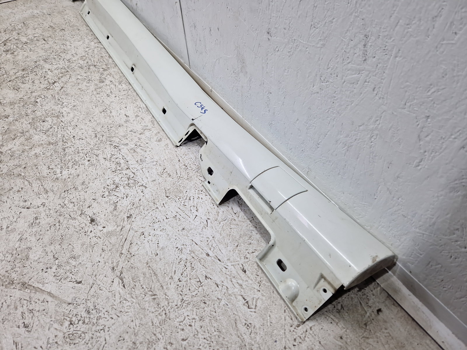 Prag lateral stanga Mercedes Clasa E (W212) [Fabr 2009-2016] Break AMG 650U Alb Calcite - imagine 4