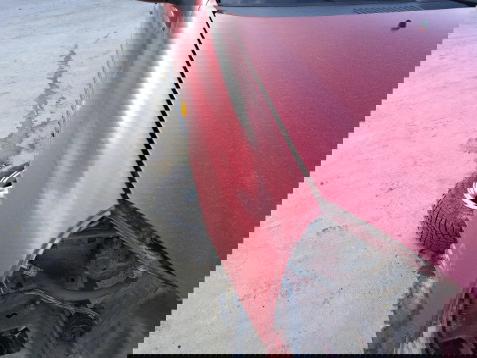 Aripa dreapta fata Renault Clio 2 [Fabr 1998-2004] ROSU