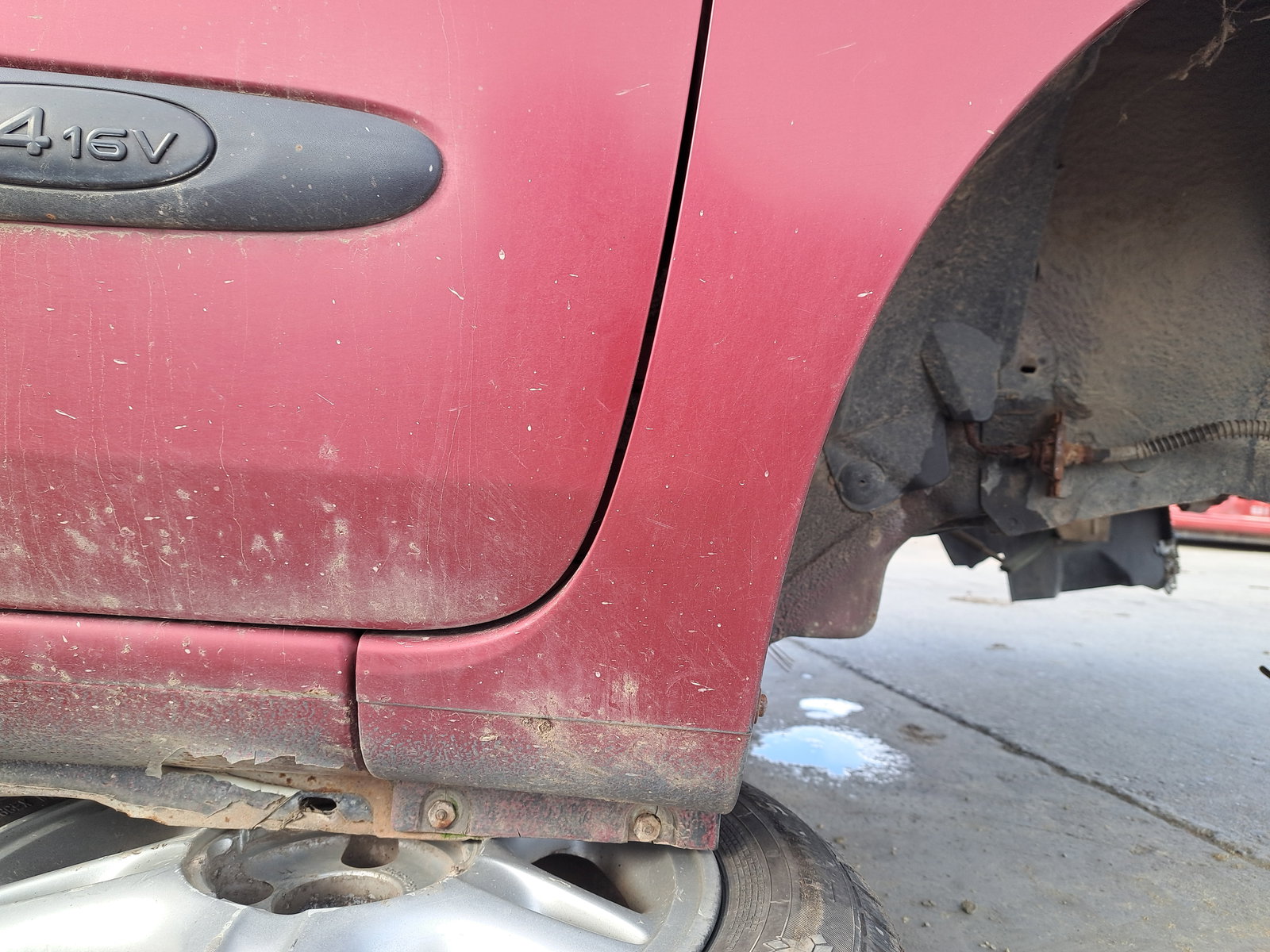 Aripa dreapta fata Renault Clio 2 [Fabr 1998-2004] ROSU - imagine 3