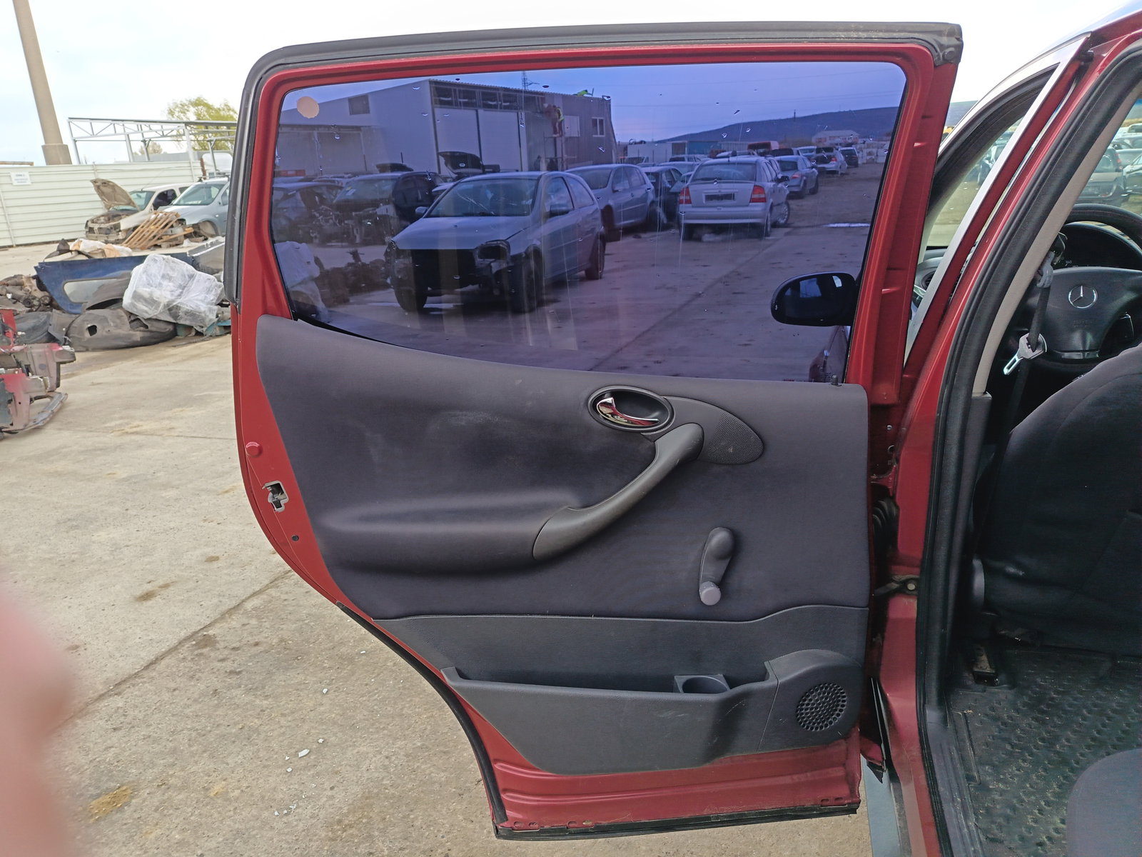 Usa stanga spate Mercedes Clasa A (W168) [Fabr 1997-2004] ROSU - imagine 2