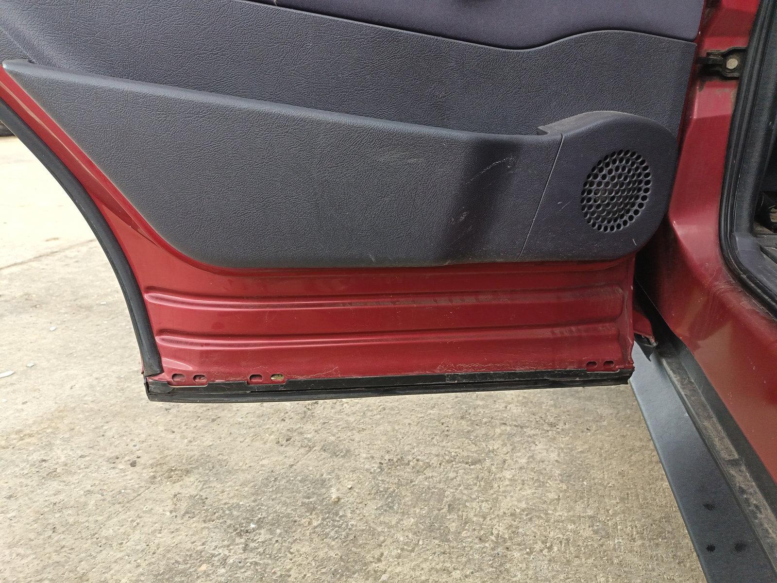 Usa stanga spate Mercedes Clasa A (W168) [Fabr 1997-2004] ROSU - imagine 3