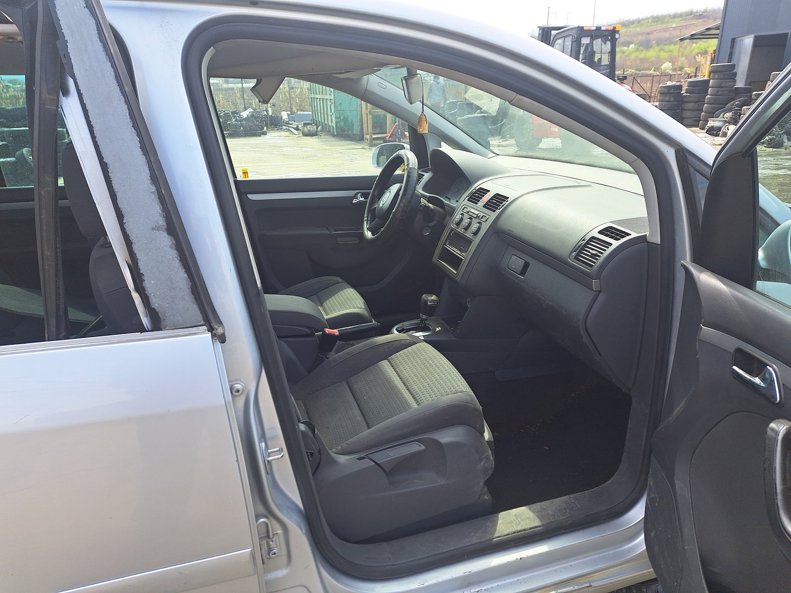 Cheder usa dreapta fata Volkswagen Touran (1T1, 1T2) [Fabr 2003-2010] OEM - imagine 1