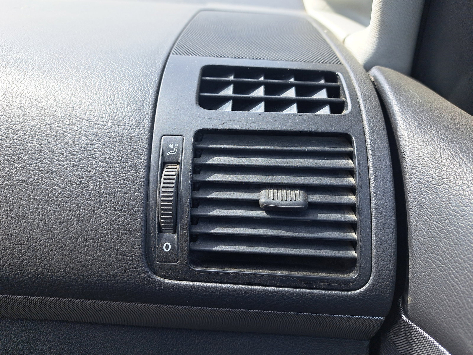 Grila aerisire dreapta Volkswagen Touran (1T1, 1T2) [Fabr 2003-2010] OEM