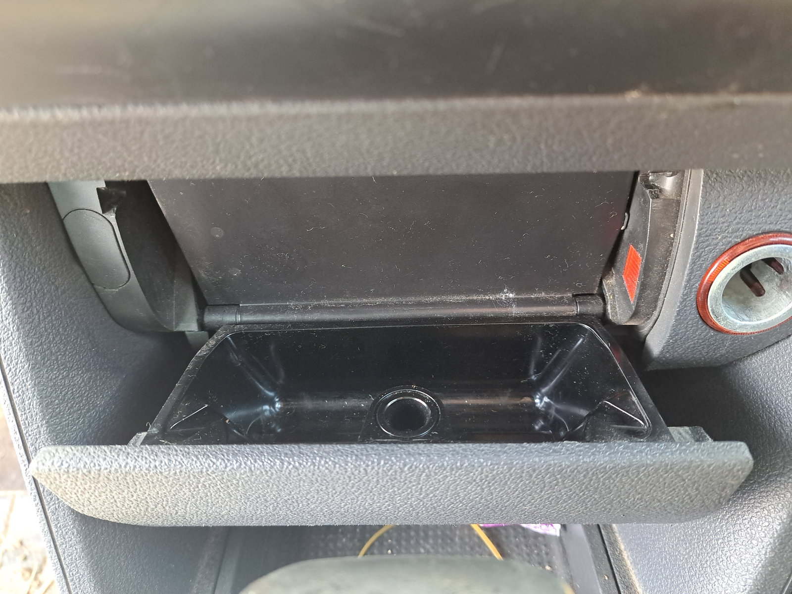 Scrumiera Volkswagen Touran (1T1, 1T2) [Fabr 2003-2010] OEM - imagine 2