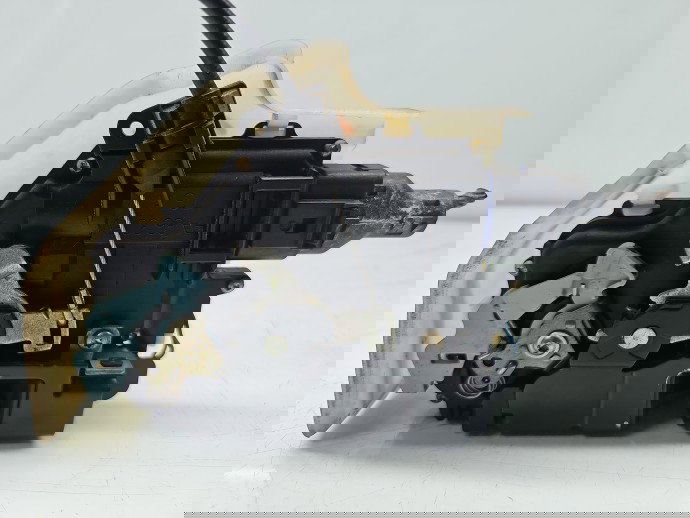 Broasca usa stanga fata Volkswagen Golf 5 Plus (5M1) [Fabr 2005-2008] 1K0837349A