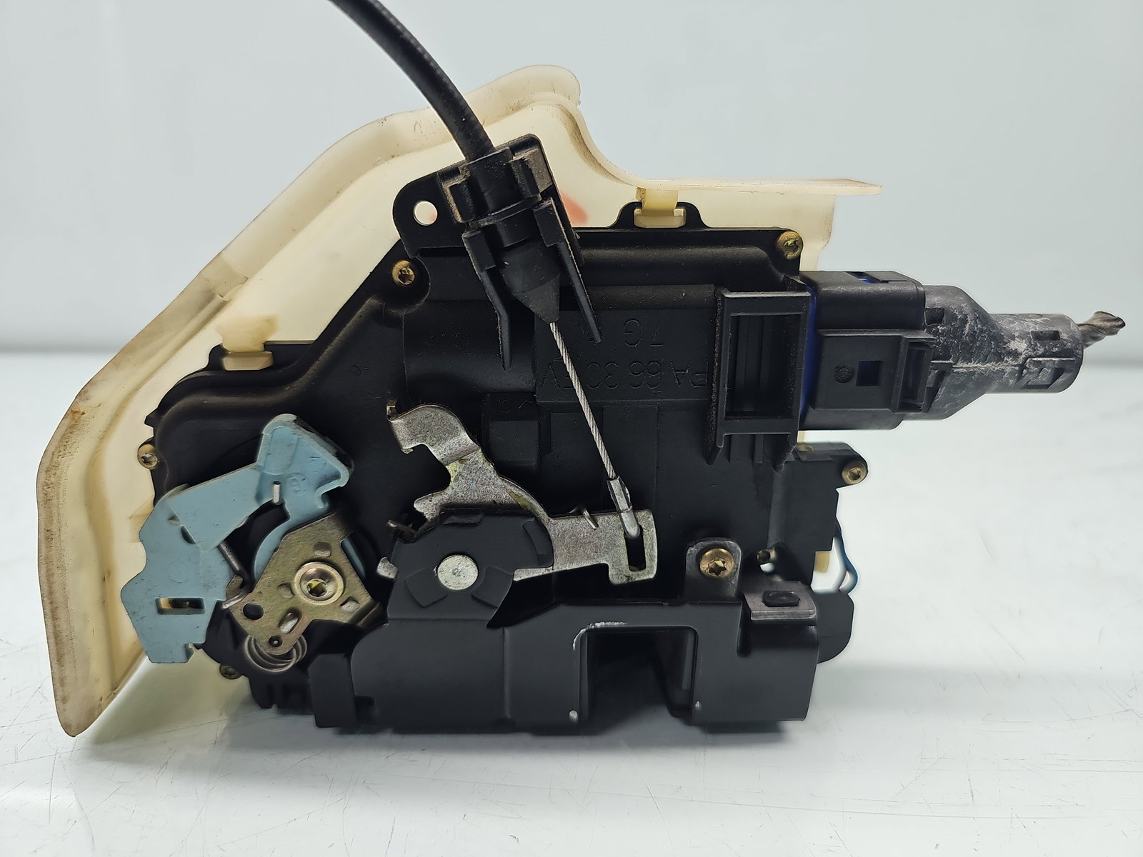 Broasca usa stanga fata Volkswagen Golf 5 Plus (5M1) [Fabr 2005-2008] 1K0837349A - imagine 2