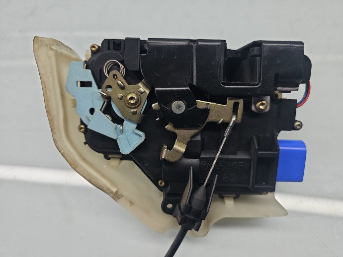 Broasca usa dreapta fata Volkswagen Golf 5 Plus (5M1) [Fabr 2005-2008] 1K0837350A