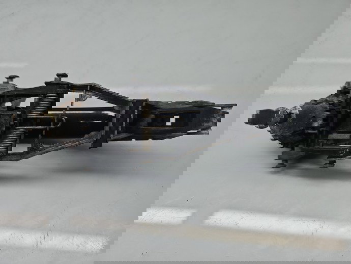 Maner usa stanga fata Volkswagen Golf 5 Plus (5M1) [Fabr 2005-2008] LC9Z