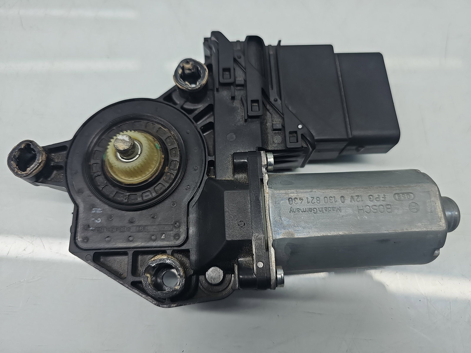 Motoras geam dreapta spate Volkswagen Golf 5 Plus (5M1) [Fabr 2005-2008] 5M0839402A - imagine 2