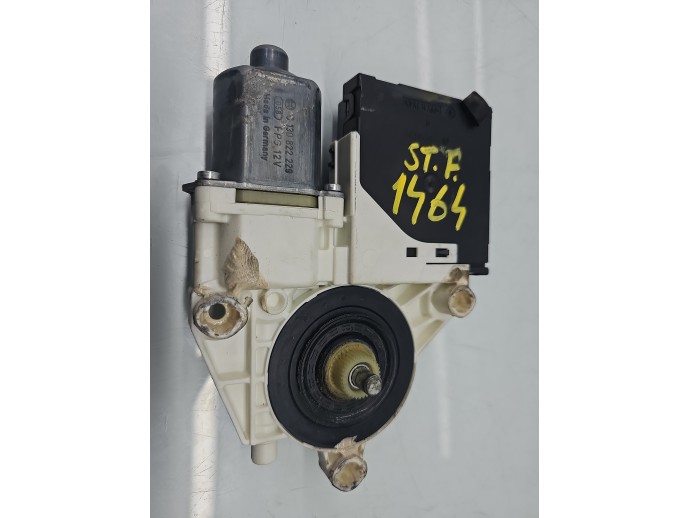 Motoras geam stanga fata Volkswagen Golf 5 Plus (5M1) [Fabr 2005-2008] 1K0959793C