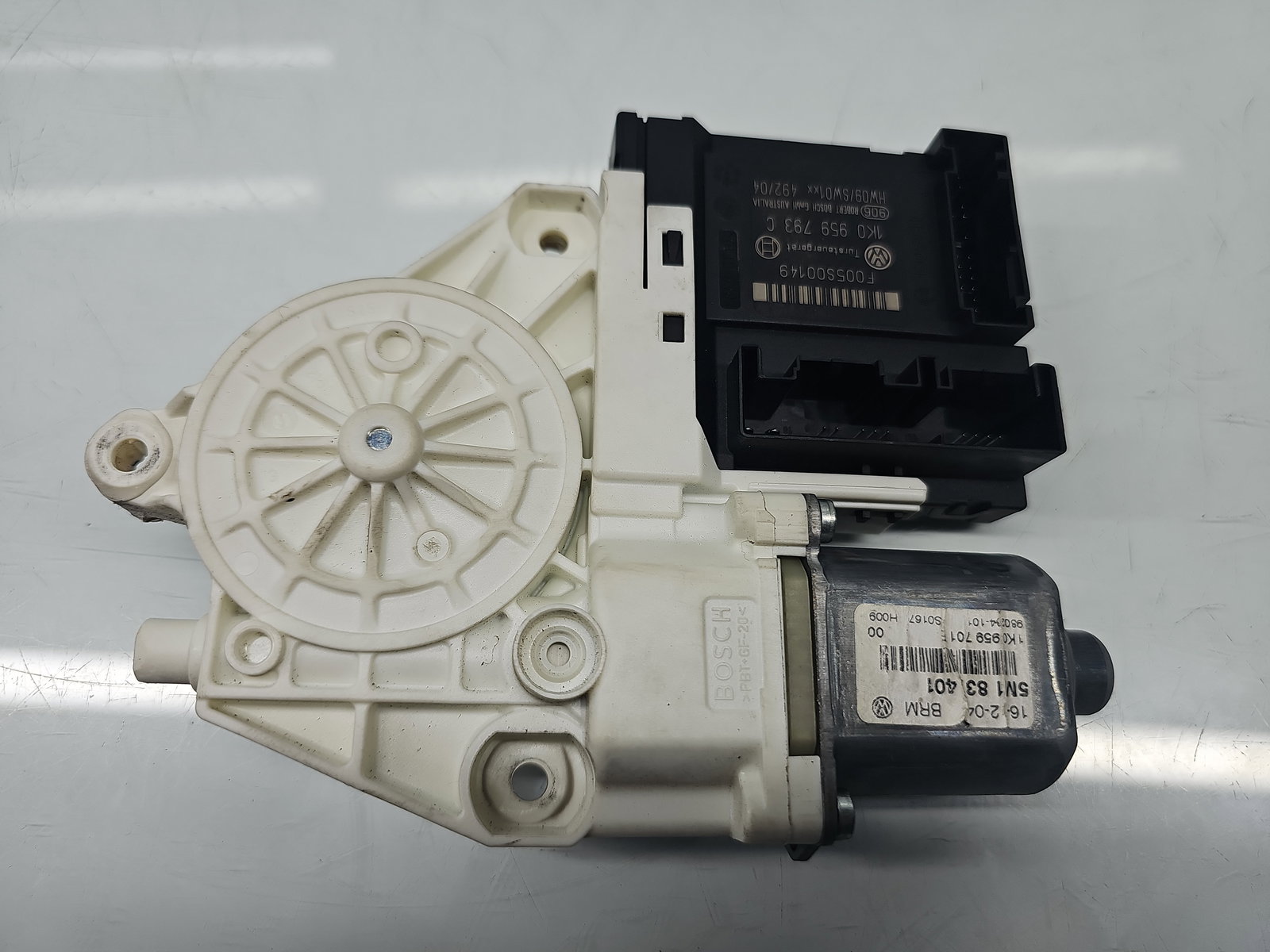 Motoras geam stanga fata Volkswagen Golf 5 Plus (5M1) [Fabr 2005-2008] 1K0959793C - imagine 2