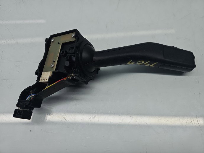Maneta semnalizare Volkswagen Golf 5 Plus (5M1) [Fabr 2005-2008] 1K0953513A