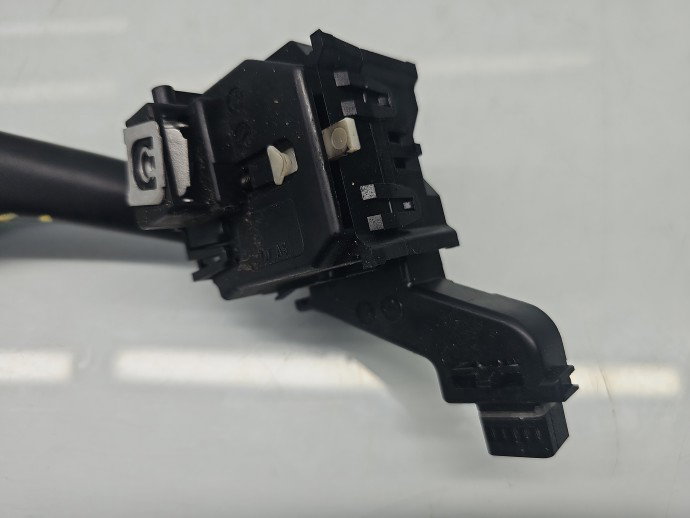 Maneta semnalizare Volkswagen Golf 5 Plus (5M1) [Fabr 2005-2008] 1K0953513A