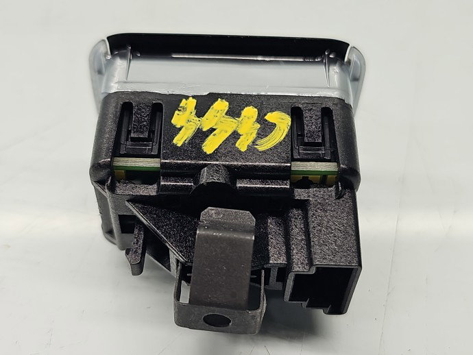 Buton deschidere haion Mercedes Clasa E (W212) Facelift [Fabr 2009-2016] A2129059200