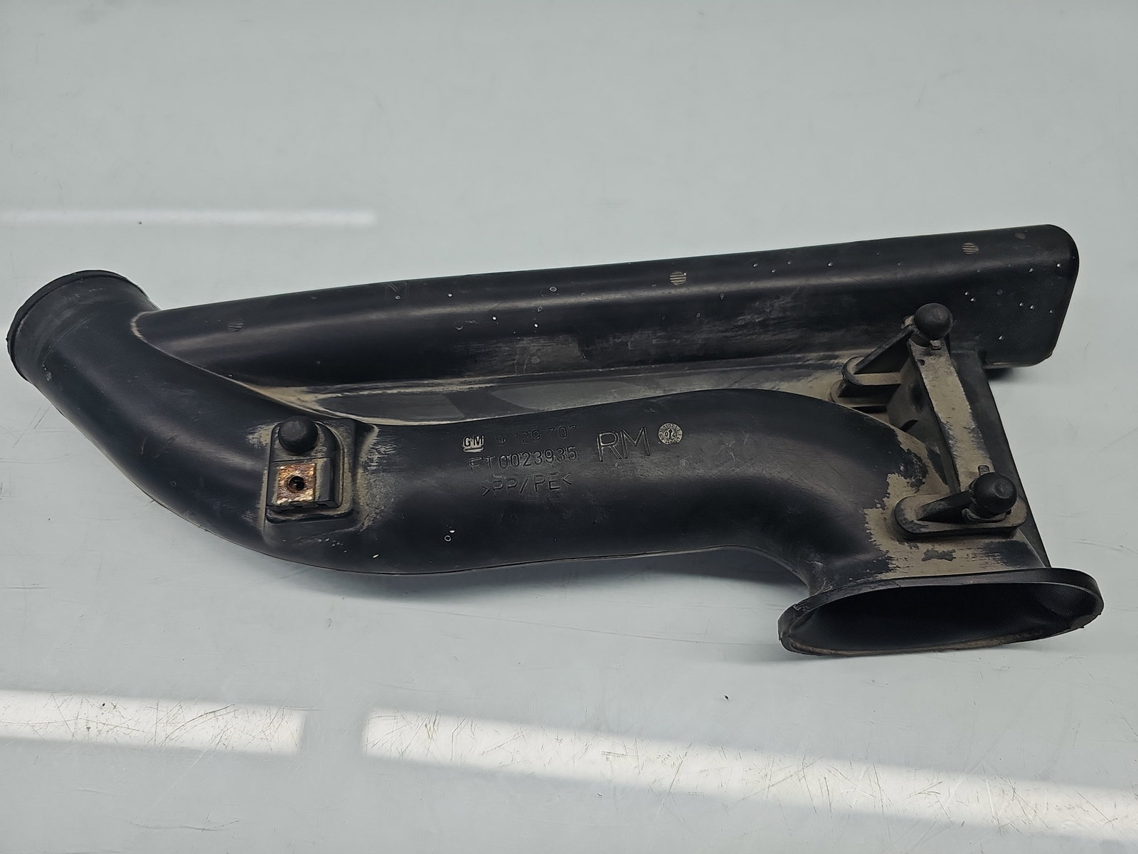 Tub admisie aer Opel Corsa C (F08, F68) [Fabr 2000-2005] 9129707 1.0 Benz Z10XEP 44KW / 60CP